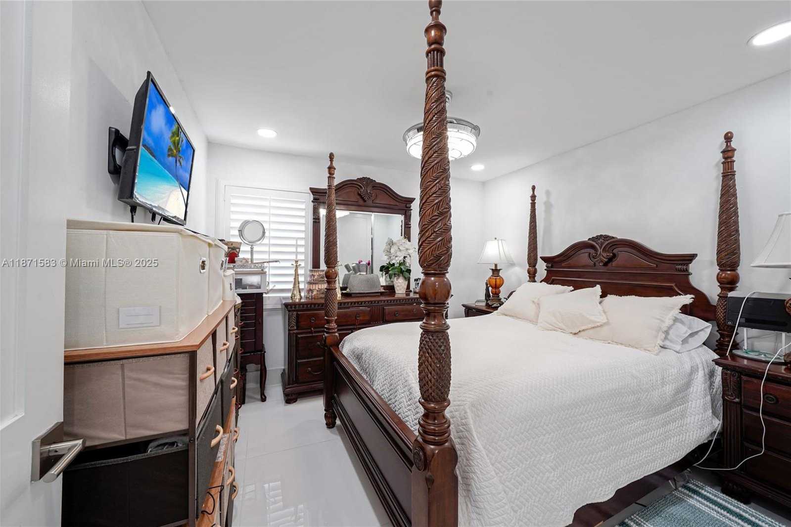 Small Image of 741 SOUTH WEST 99TH CT CIR, Miami Number 29