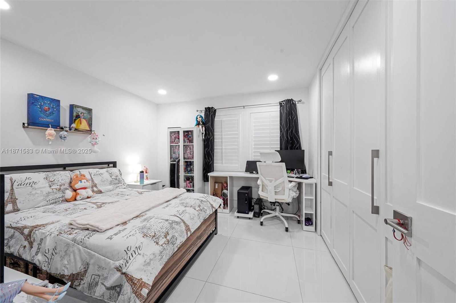 Small Image of 741 SOUTH WEST 99TH CT CIR, Miami Number 32