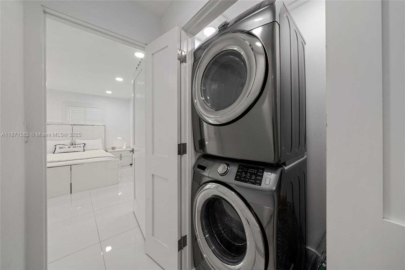 Small Image of 741 SOUTH WEST 99TH CT CIR, Miami Number 40