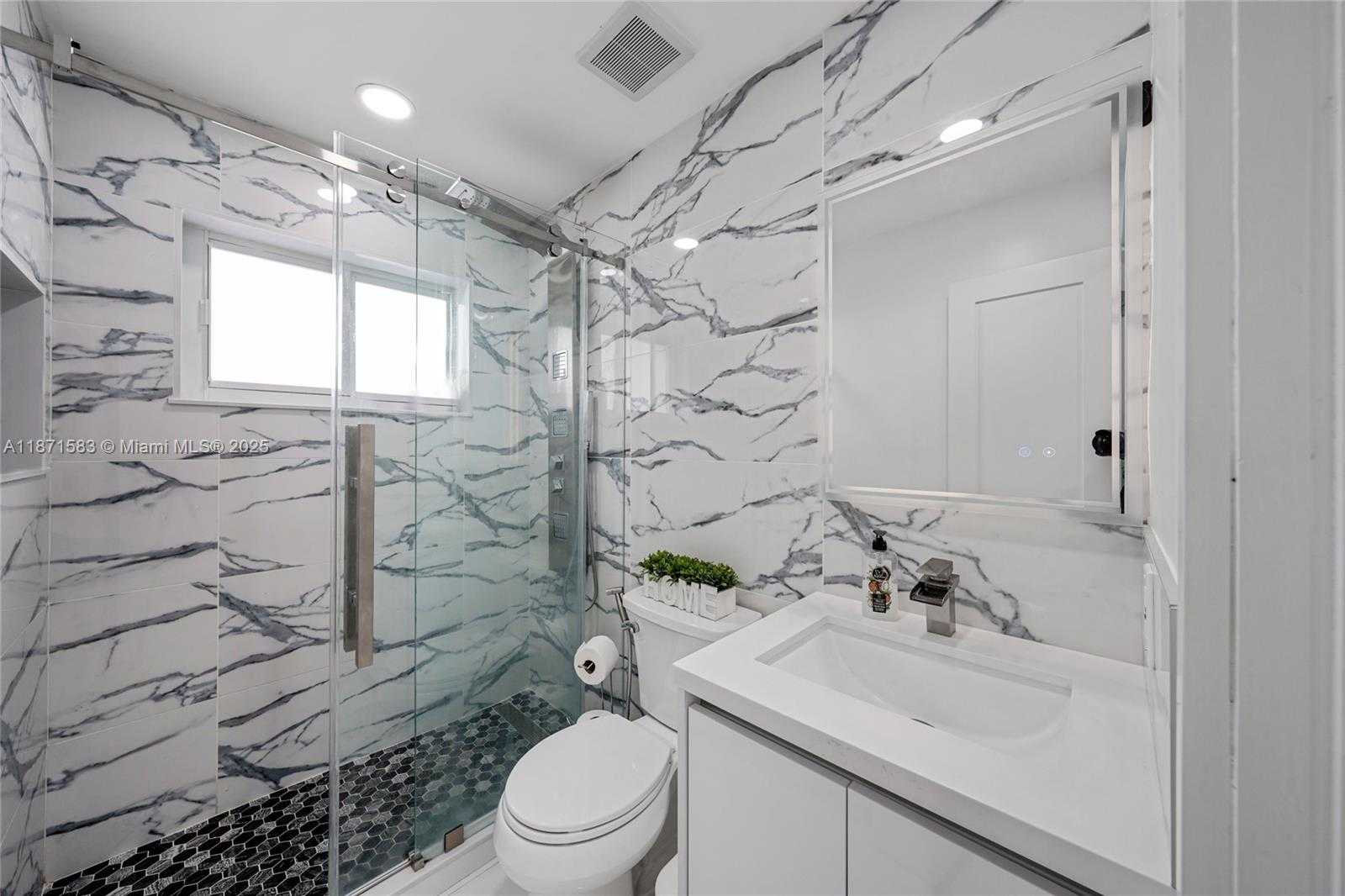 Small Image of 741 SOUTH WEST 99TH CT CIR, Miami Number 41