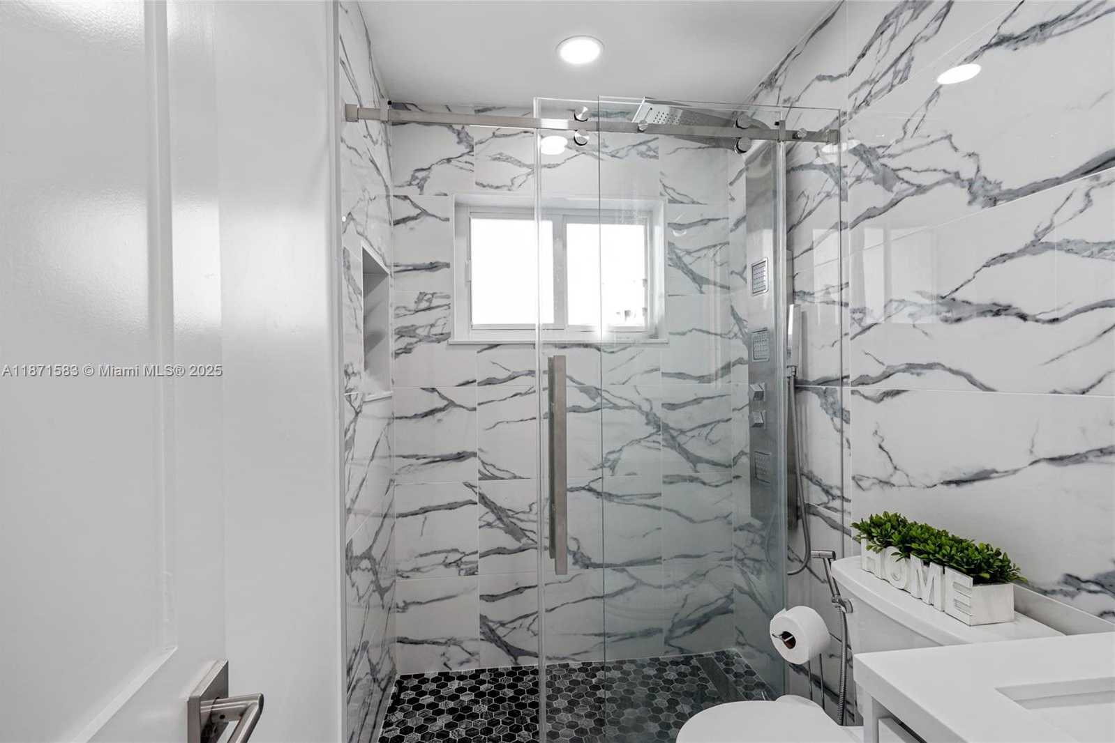 Small Image of 741 SOUTH WEST 99TH CT CIR, Miami Number 42