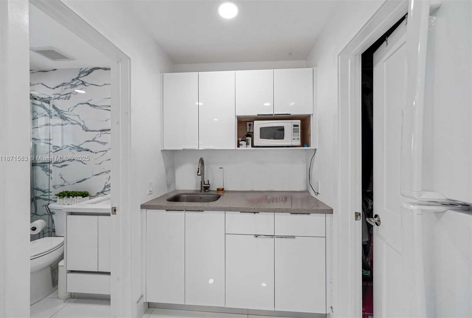 Small Image of 741 SOUTH WEST 99TH CT CIR, Miami Number 43
