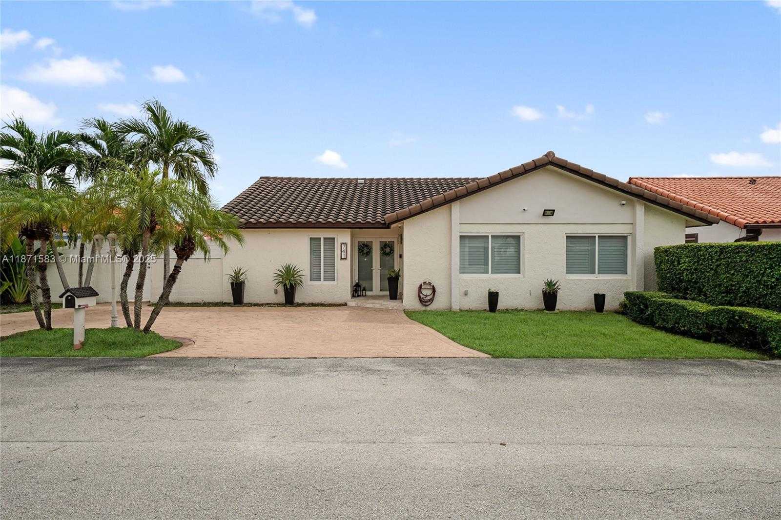 Small Image of 741 SOUTH WEST 99TH CT CIR, Miami Number 46