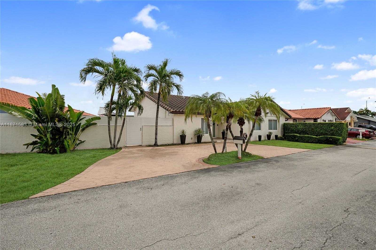 Small Image of 741 SOUTH WEST 99TH CT CIR, Miami Number 47