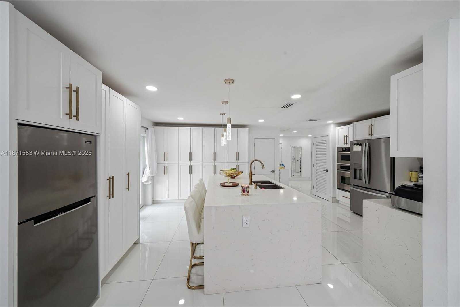 Small Image of 741 SOUTH WEST 99TH CT CIR, Miami Number 8