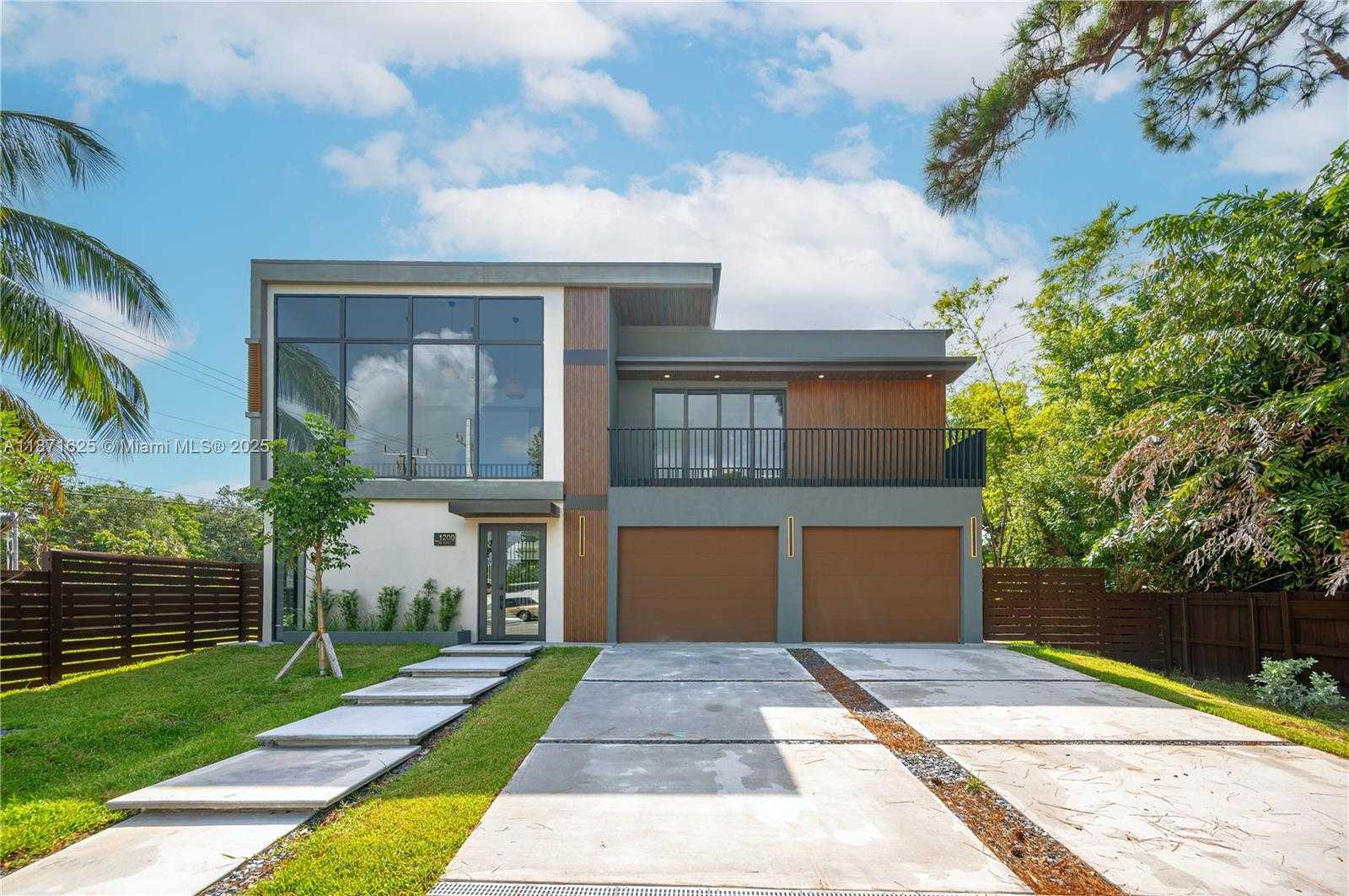 Small Image of 1200 SOUTH WEST 15TH AVE, Fort Lauderdale Number 2