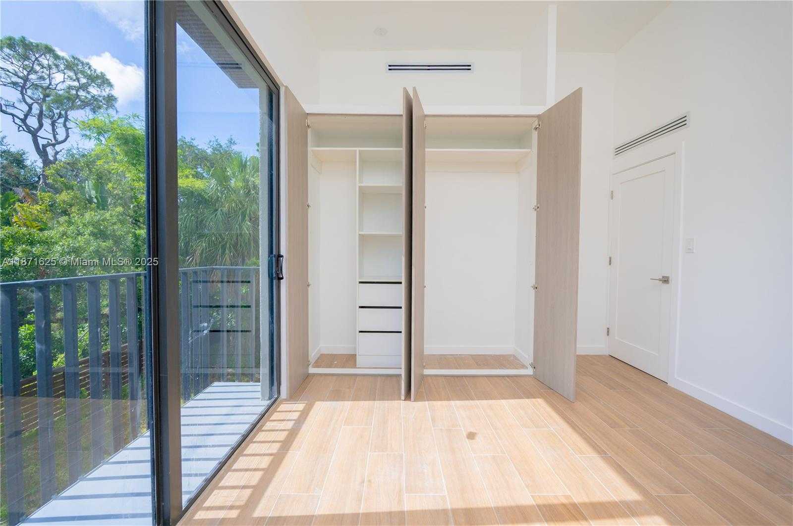 Small Image of 1200 SOUTH WEST 15TH AVE, Fort Lauderdale Number 40