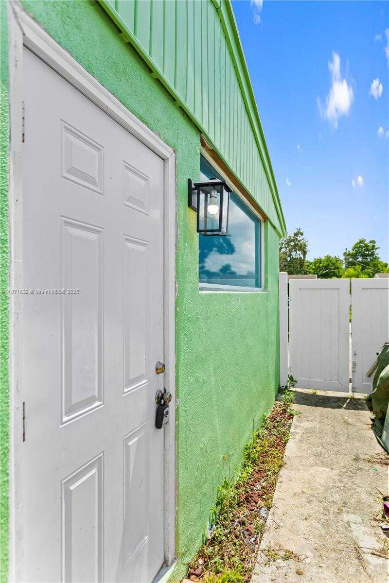 Small Image of 6611 PARK ST, Hollywood Number 41