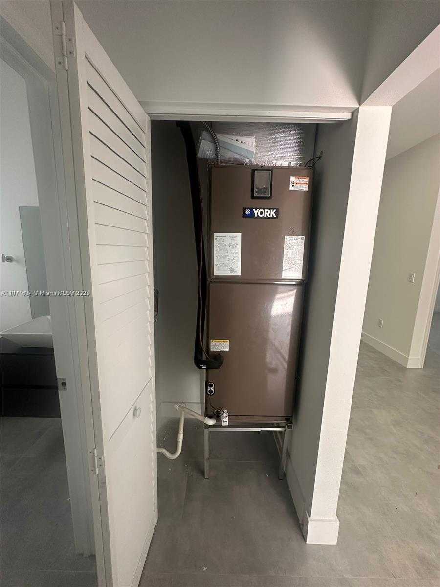 Small Image of 2423 NORTH WEST 23RD LN, Fort Lauderdale Number 17
