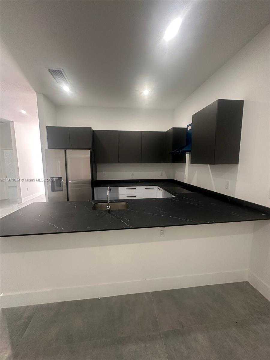 Small Image of 2423 NORTH WEST 23RD LN, Fort Lauderdale Number 4