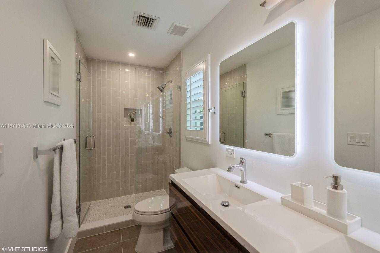 Small Image of 6240 NORTH EAST 21ST RD, Fort Lauderdale Number 10