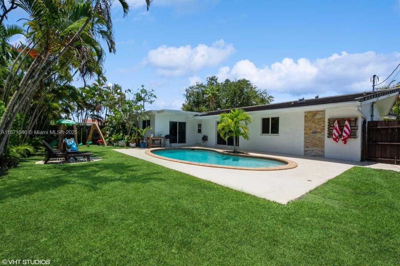 Small Image of 6240 NORTH EAST 21ST RD, Fort Lauderdale Number 17