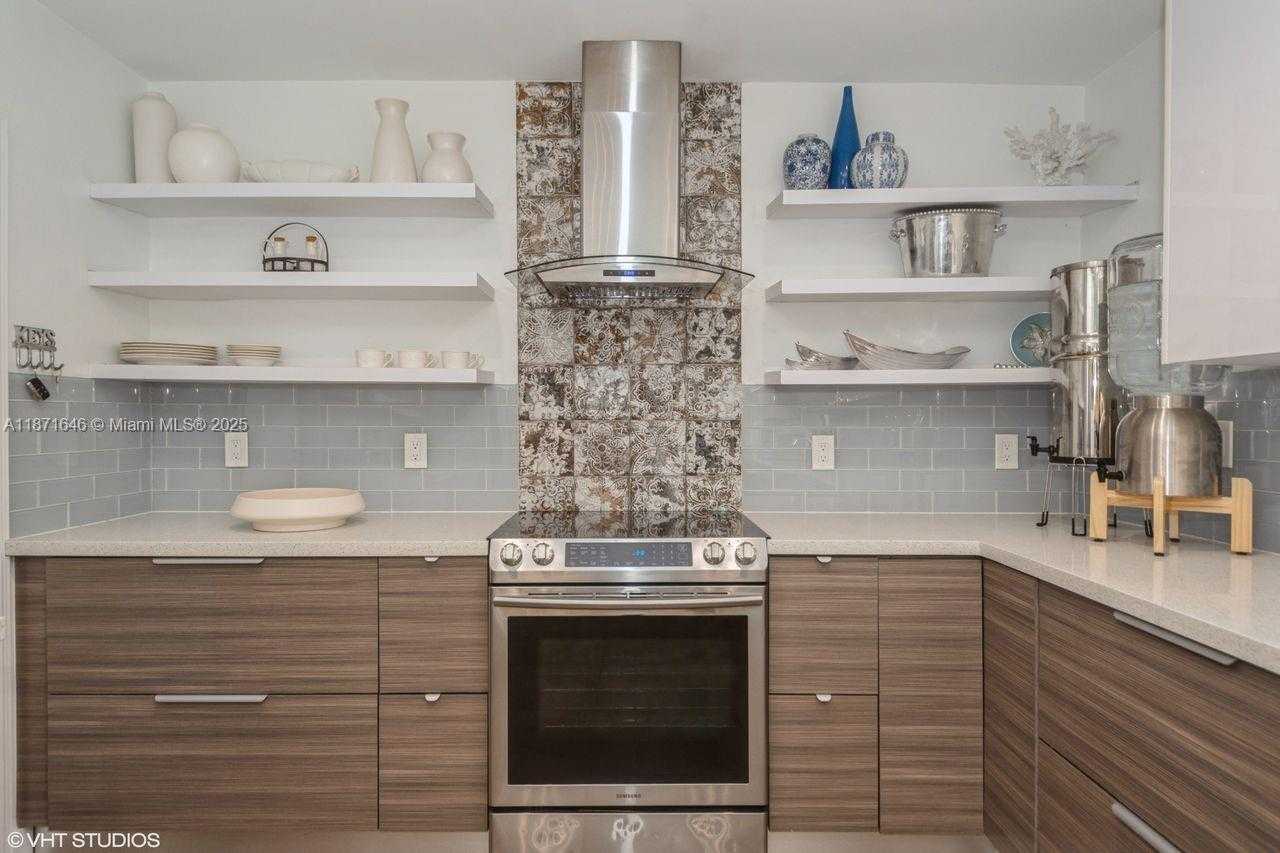 Small Image of 6240 NORTH EAST 21ST RD, Fort Lauderdale Number 4
