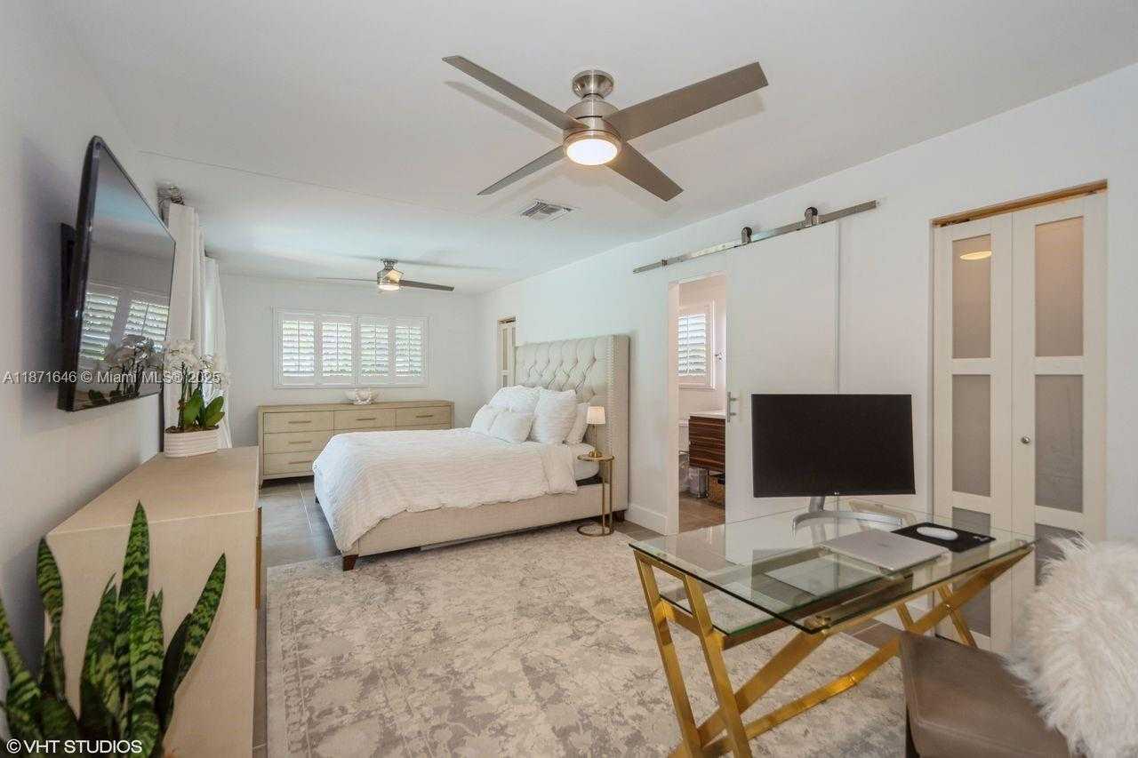 Small Image of 6240 NORTH EAST 21ST RD, Fort Lauderdale Number 8