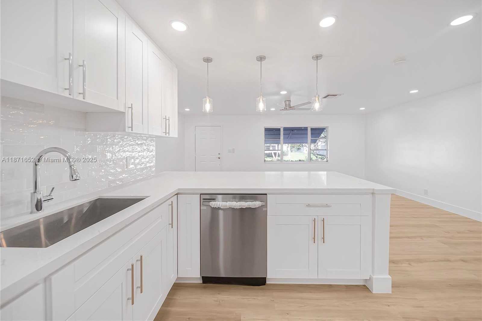 Small Image of 2106 ALFRED DR, Boynton Beach Number 10