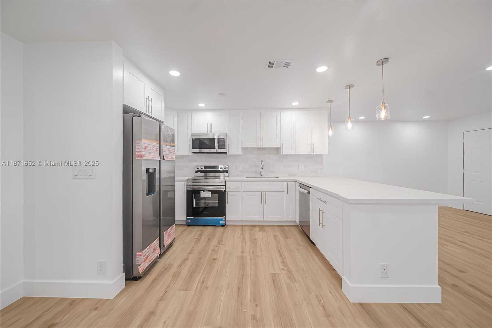 Small Image of 2106 ALFRED DR, Boynton Beach Number 15