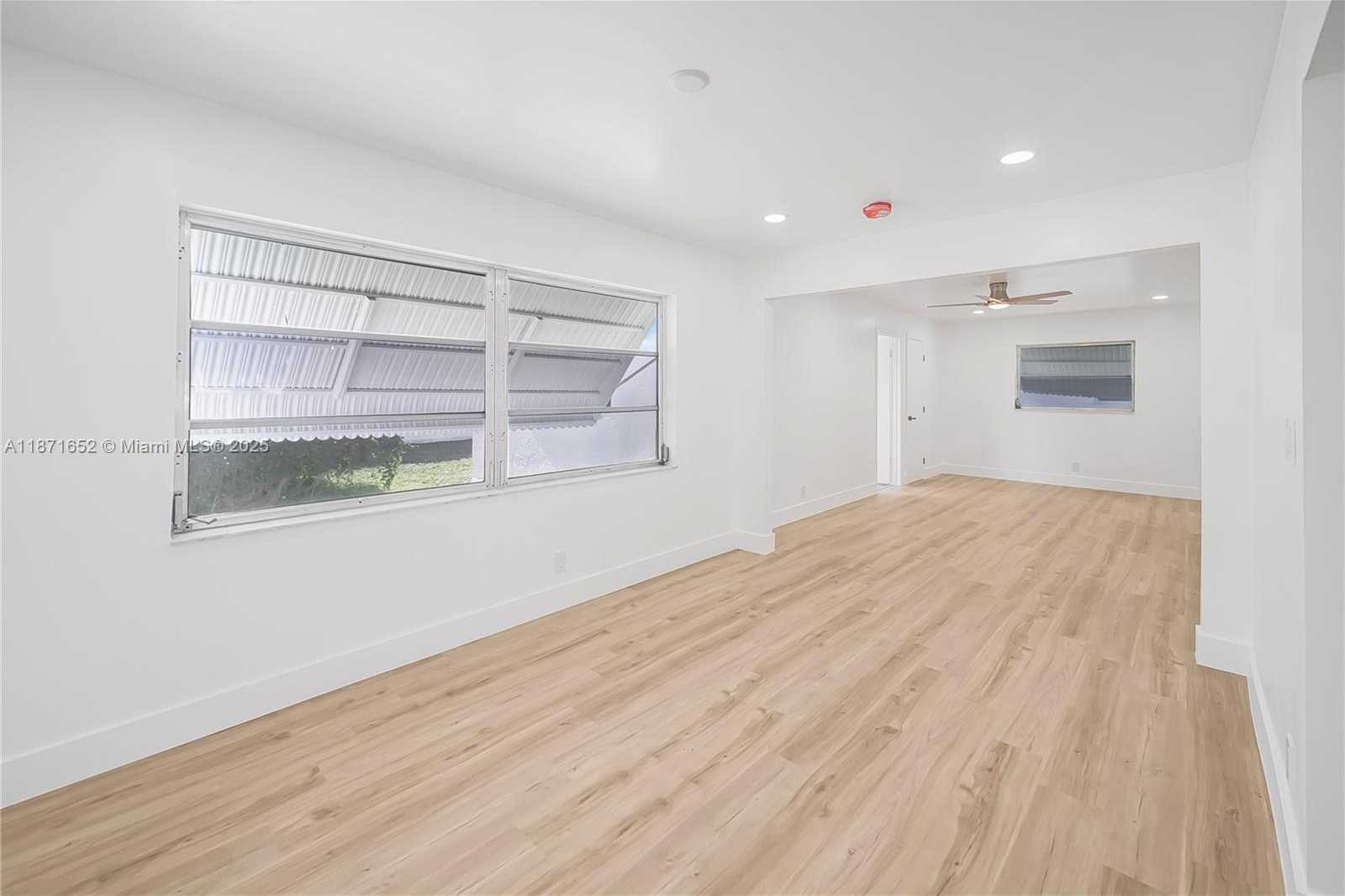 Small Image of 2106 ALFRED DR, Boynton Beach Number 20