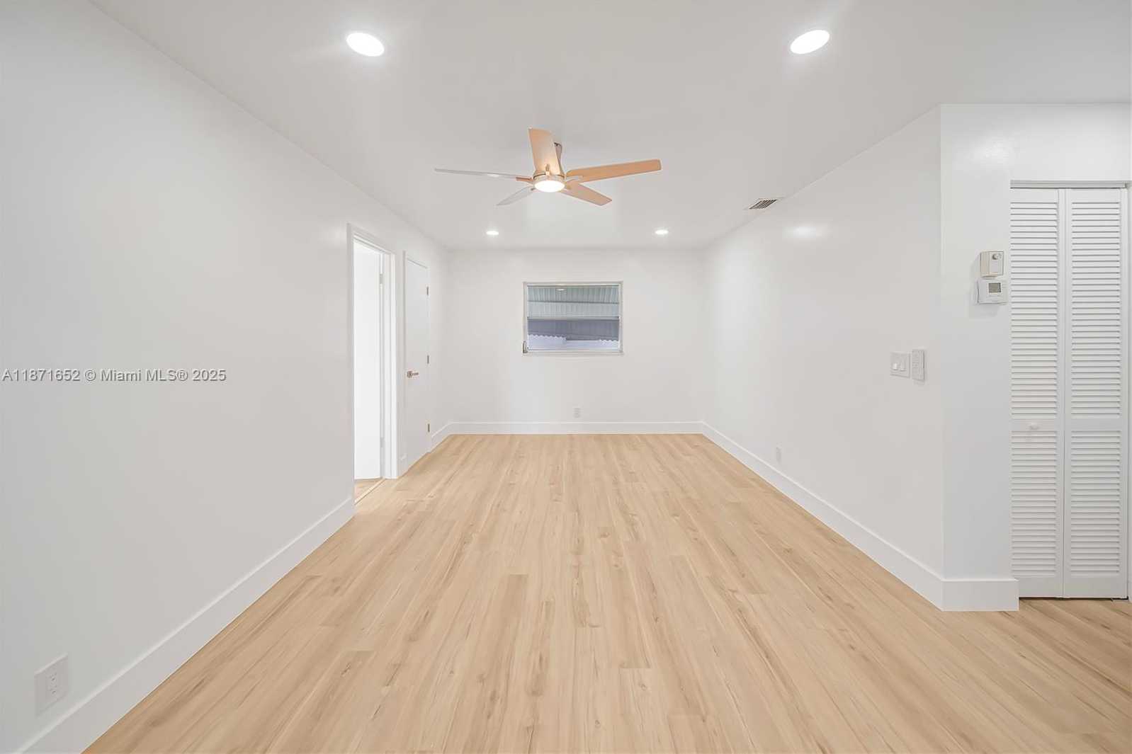 Small Image of 2106 ALFRED DR, Boynton Beach Number 21