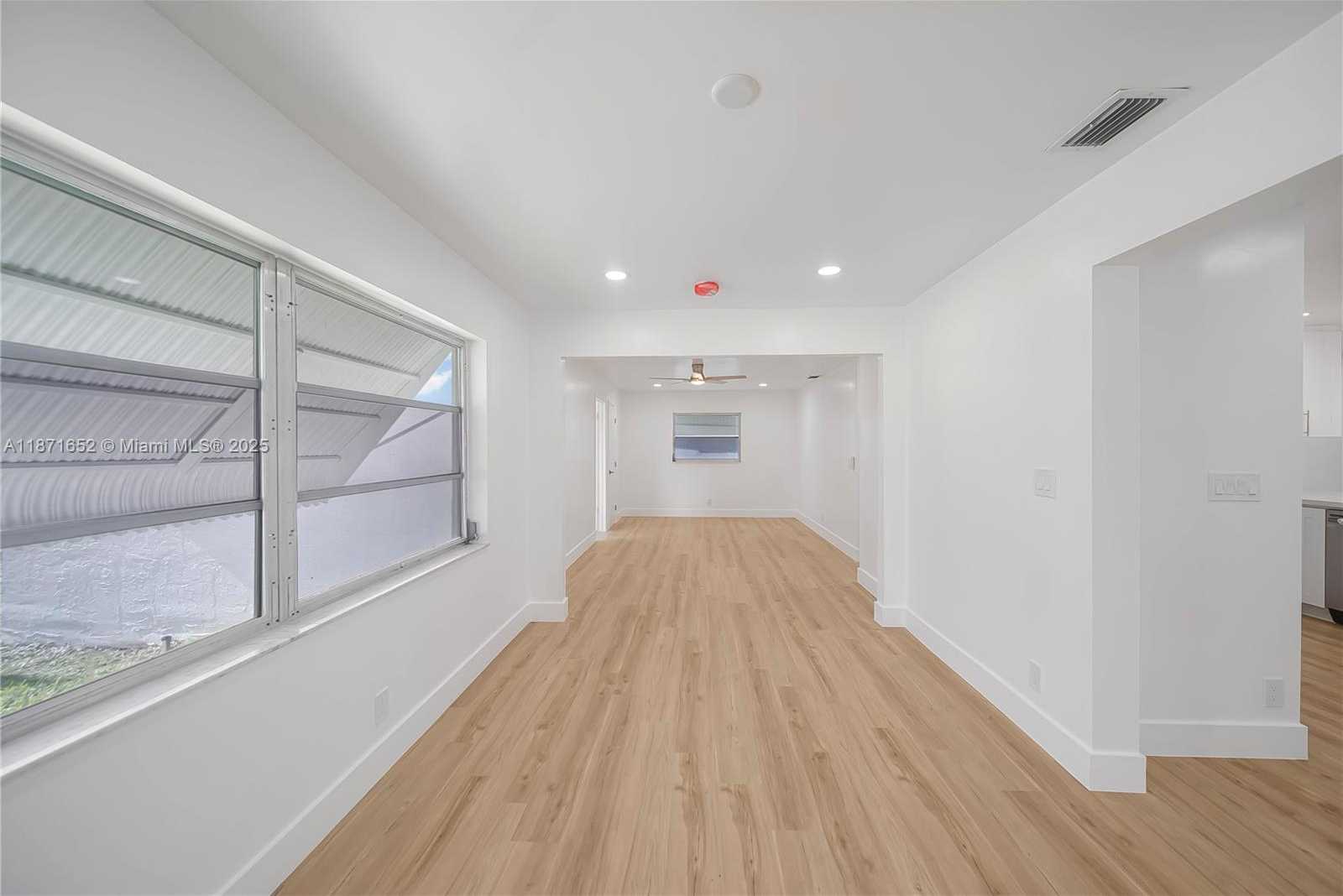 Small Image of 2106 ALFRED DR, Boynton Beach Number 22