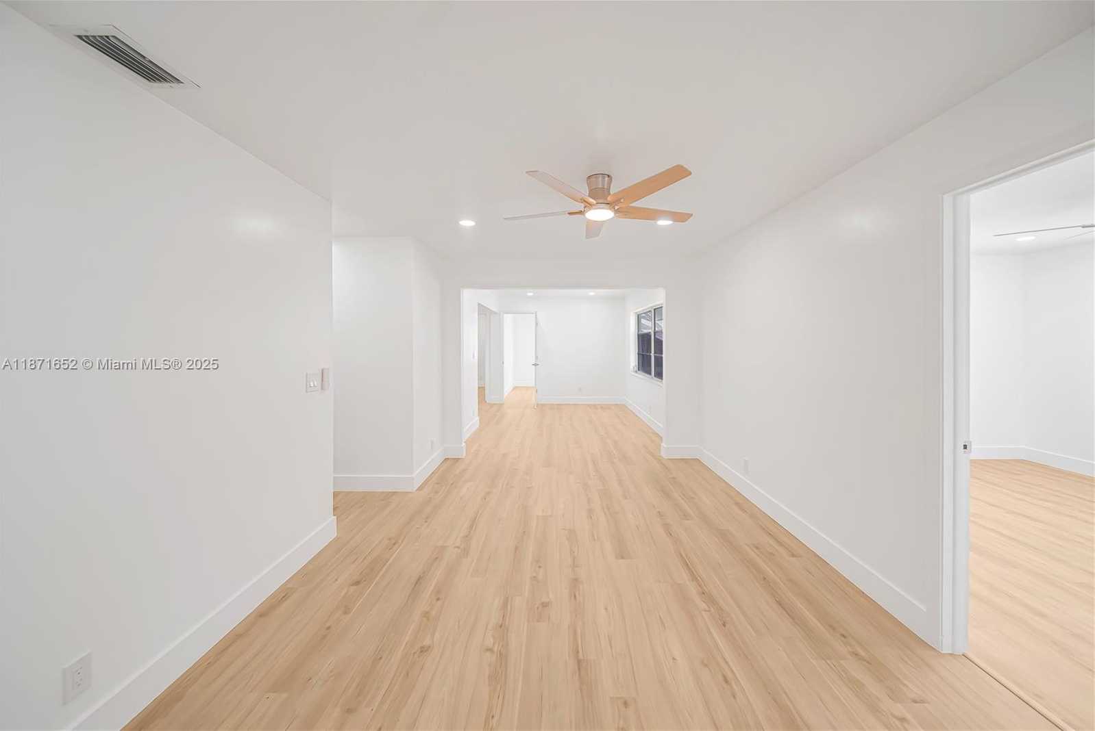 Small Image of 2106 ALFRED DR, Boynton Beach Number 24