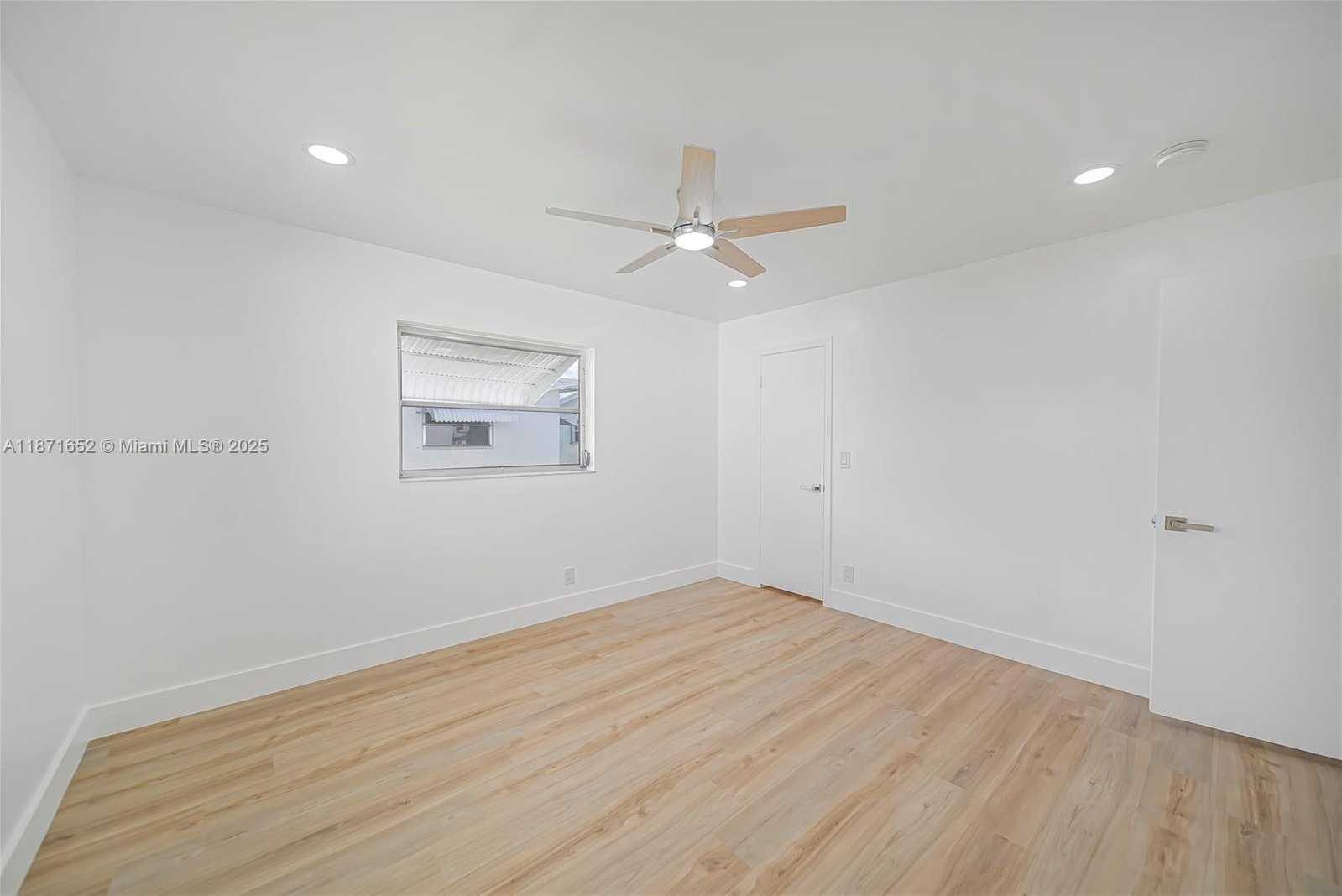 Small Image of 2106 ALFRED DR, Boynton Beach Number 29