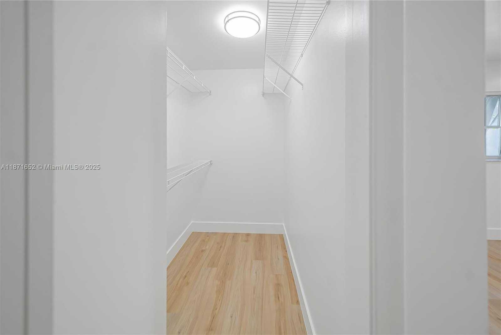 Small Image of 2106 ALFRED DR, Boynton Beach Number 32