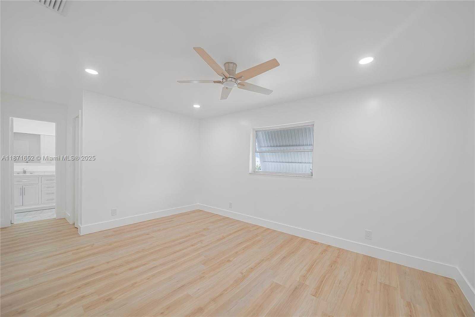 Small Image of 2106 ALFRED DR, Boynton Beach Number 35