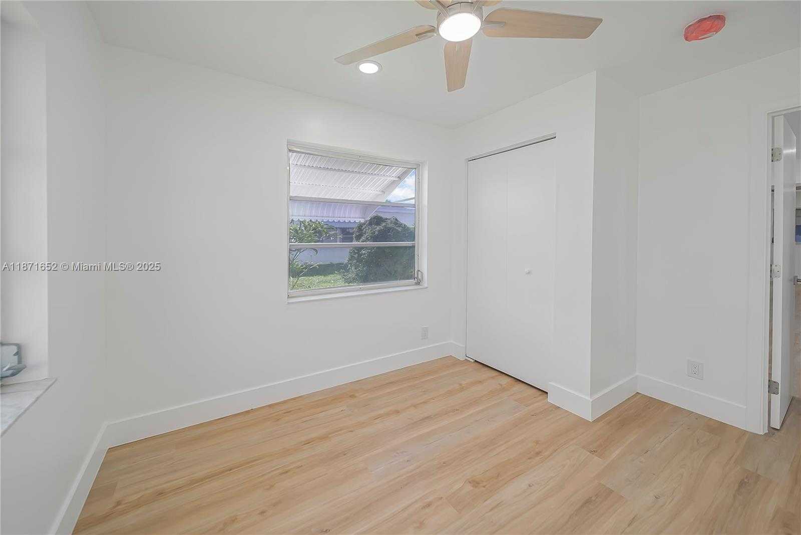 Small Image of 2106 ALFRED DR, Boynton Beach Number 36