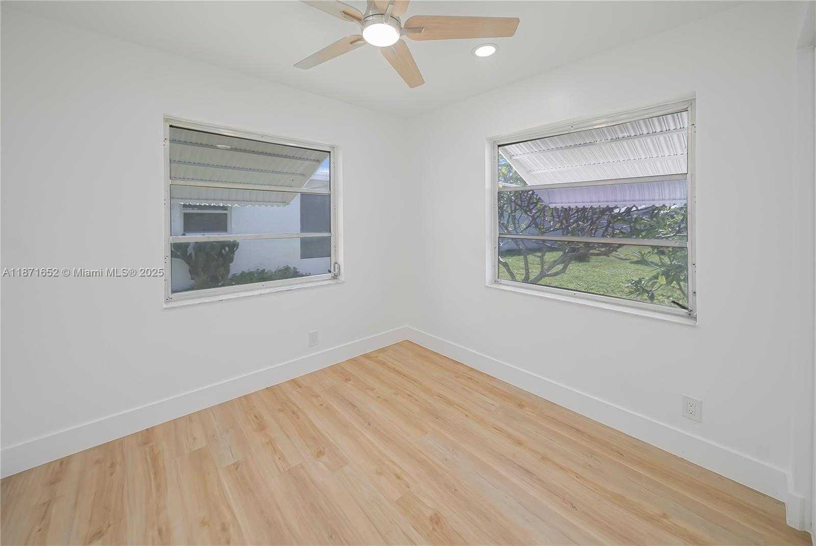 Small Image of 2106 ALFRED DR, Boynton Beach Number 37