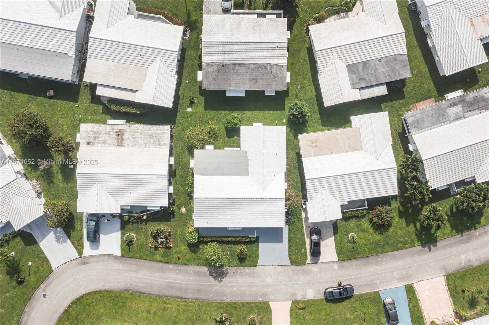 Small Image of 2106 ALFRED DR, Boynton Beach Number 38