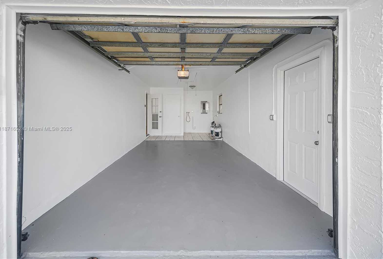 Small Image of 2106 ALFRED DR, Boynton Beach Number 41