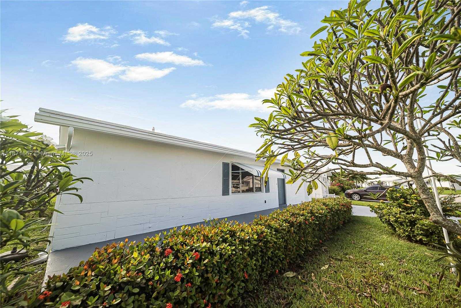 Small Image of 2106 ALFRED DR, Boynton Beach Number 46