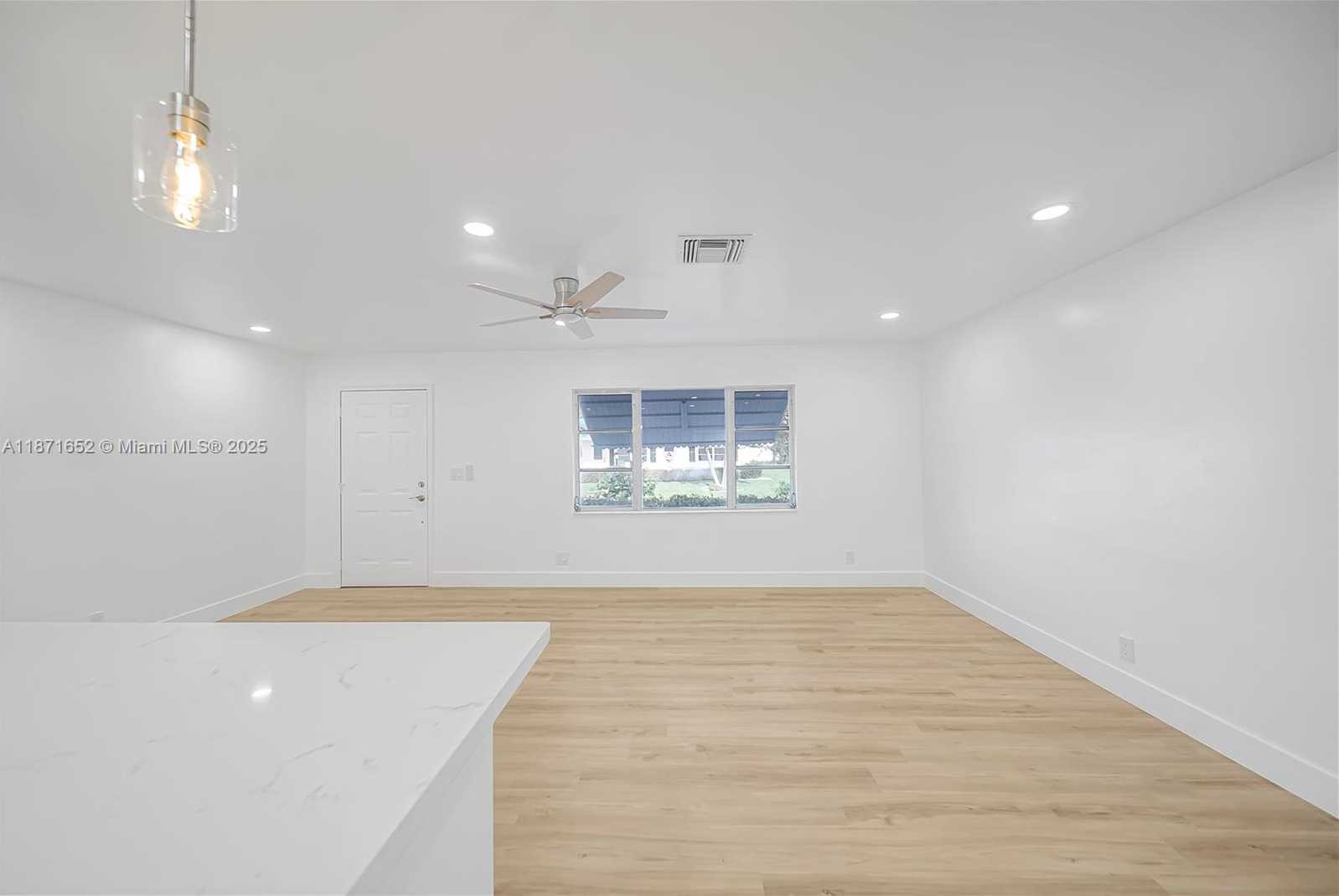 Small Image of 2106 ALFRED DR, Boynton Beach Number 5