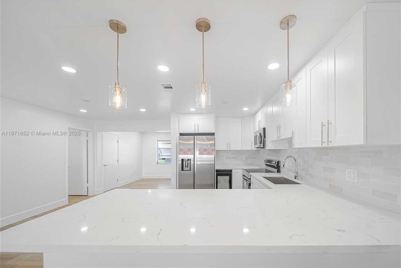 Small Image of 2106 ALFRED DR, Boynton Beach Number 6