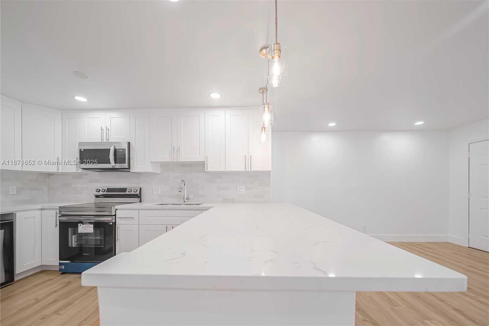 Small Image of 2106 ALFRED DR, Boynton Beach Number 8