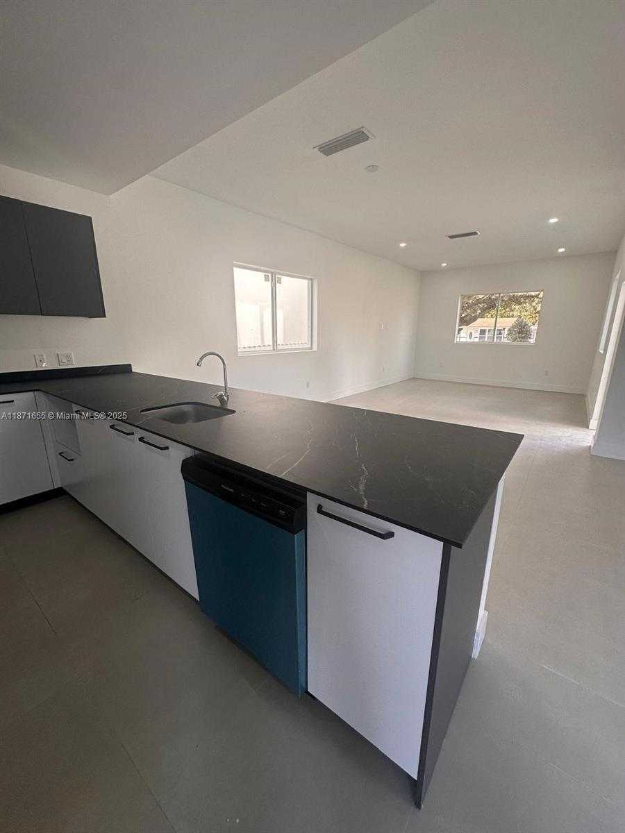 Small Image of 538 NORTH WEST 17TH AVE, Fort Lauderdale Number 4