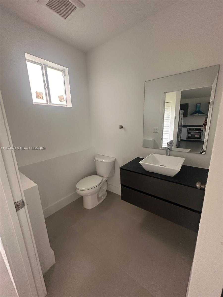 Small Image of 532 NORTH WEST 17TH AVE, Fort Lauderdale Number 6