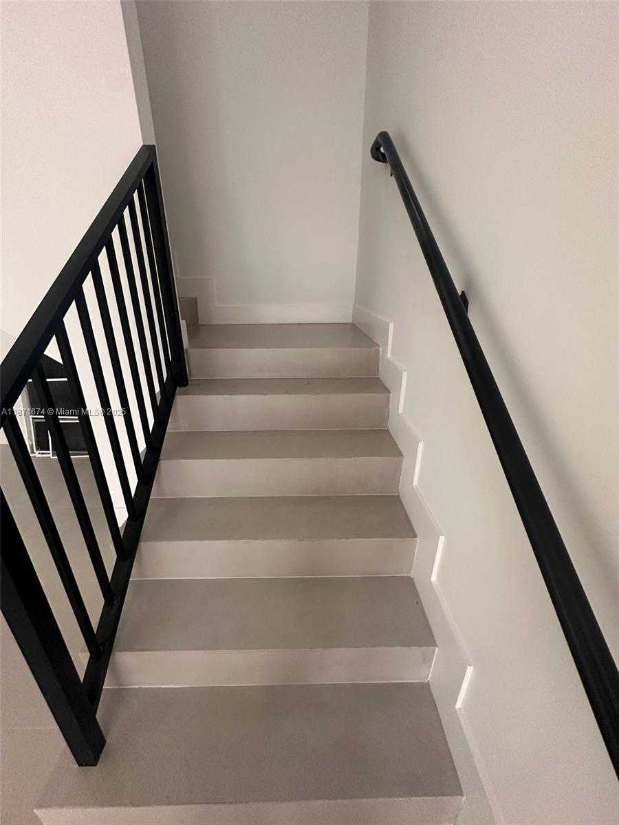 Small Image of 532 NORTH WEST 17TH AVE, Fort Lauderdale Number 7