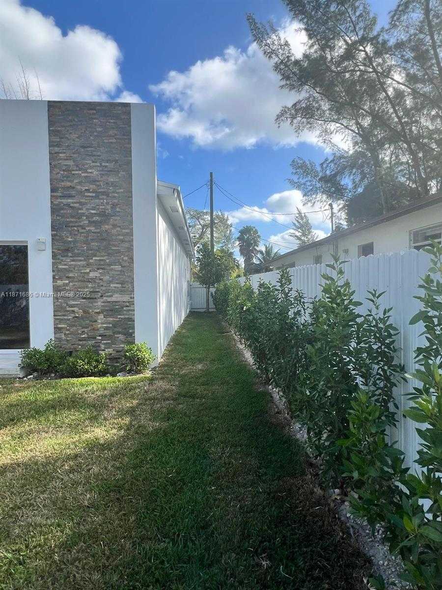 Small Image of 2421 NORTH WEST 23RD LN, Fort Lauderdale Number 26