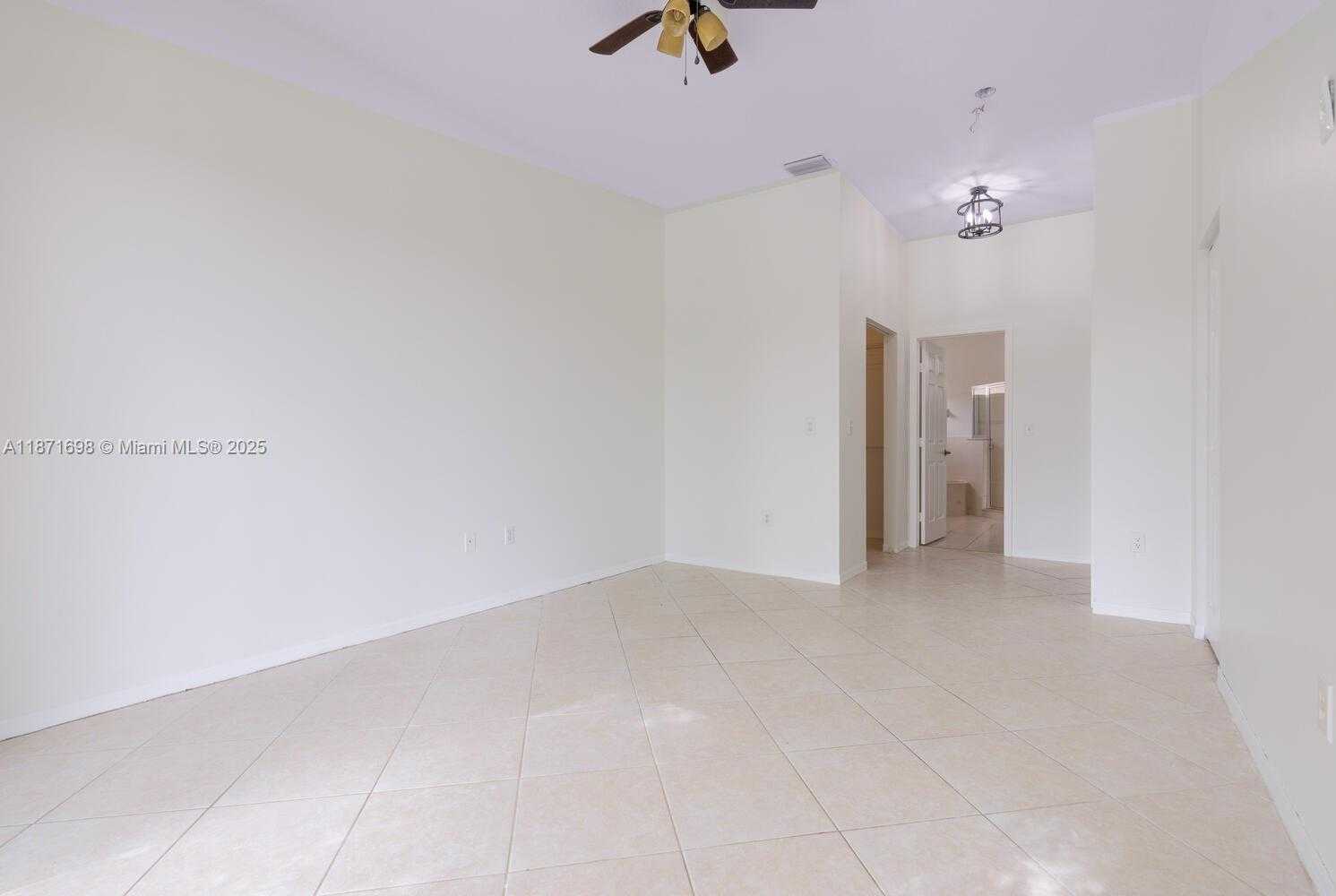 Small Image of 1921 SOUTH EAST 16 AVE, Homestead Number 12