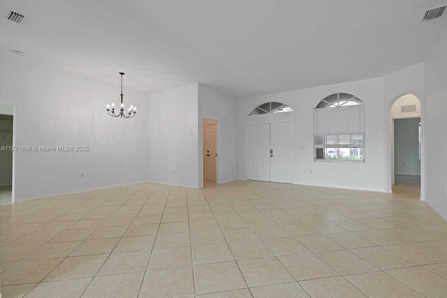 Small Image of 1921 SOUTH EAST 16 AVE, Homestead Number 6