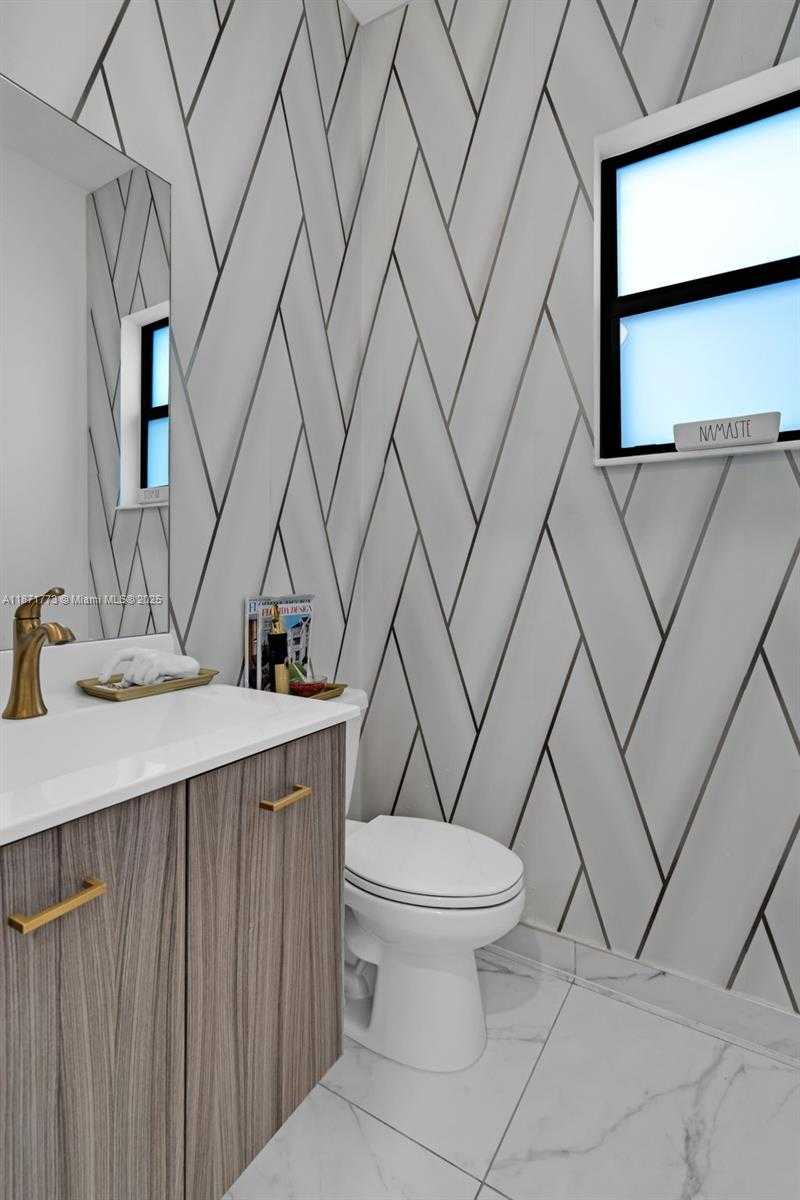 Small Image of 17565 SOUTH WEST 46TH ST, Miramar Number 25