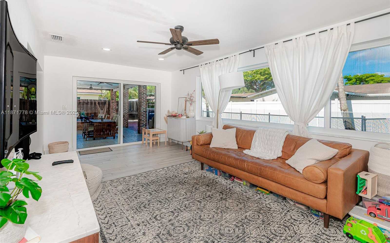 Small Image of 1770 NORTH WEST 106TH AVE, Pembroke Pines Number 12