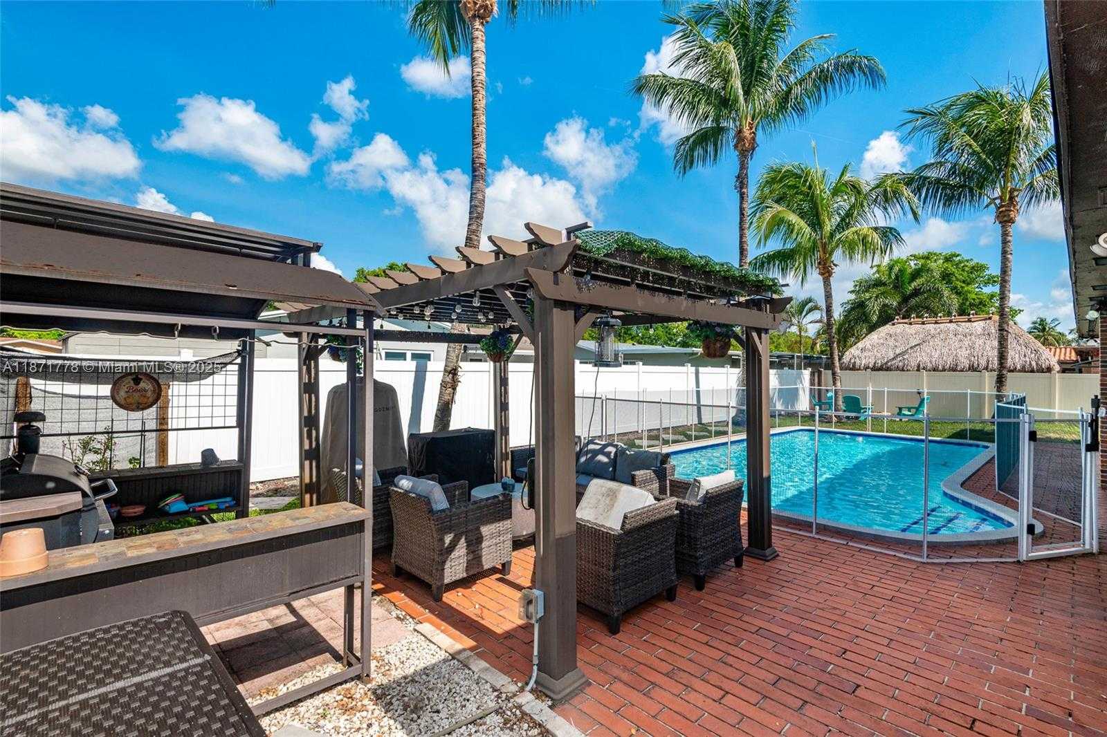 Small Image of 1770 NORTH WEST 106TH AVE, Pembroke Pines Number 3