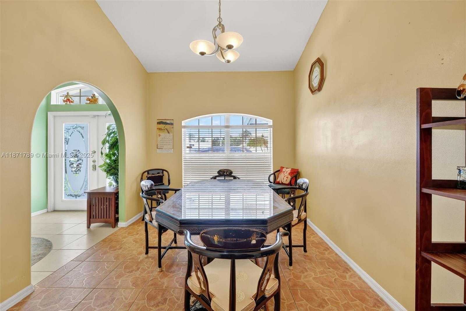 Small Image of 1019 SOUTH WEST CALIFORNIA BLVD, Port St. Lucie Number 16