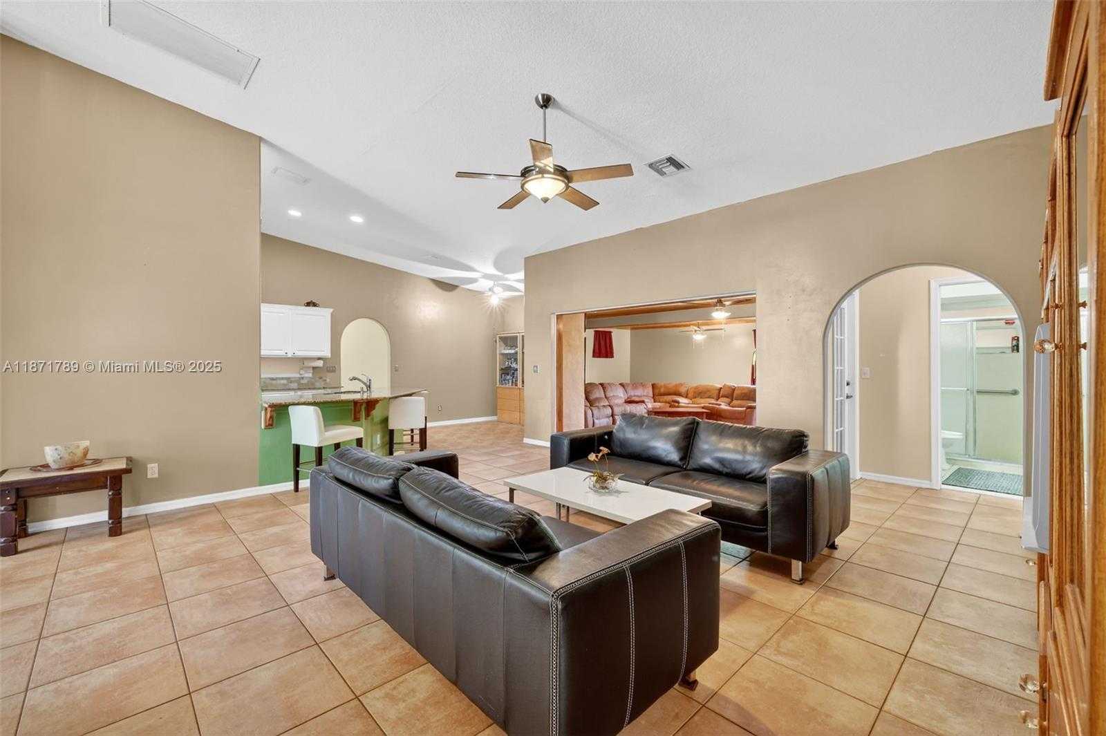 Small Image of 1019 SOUTH WEST CALIFORNIA BLVD, Port St. Lucie Number 2
