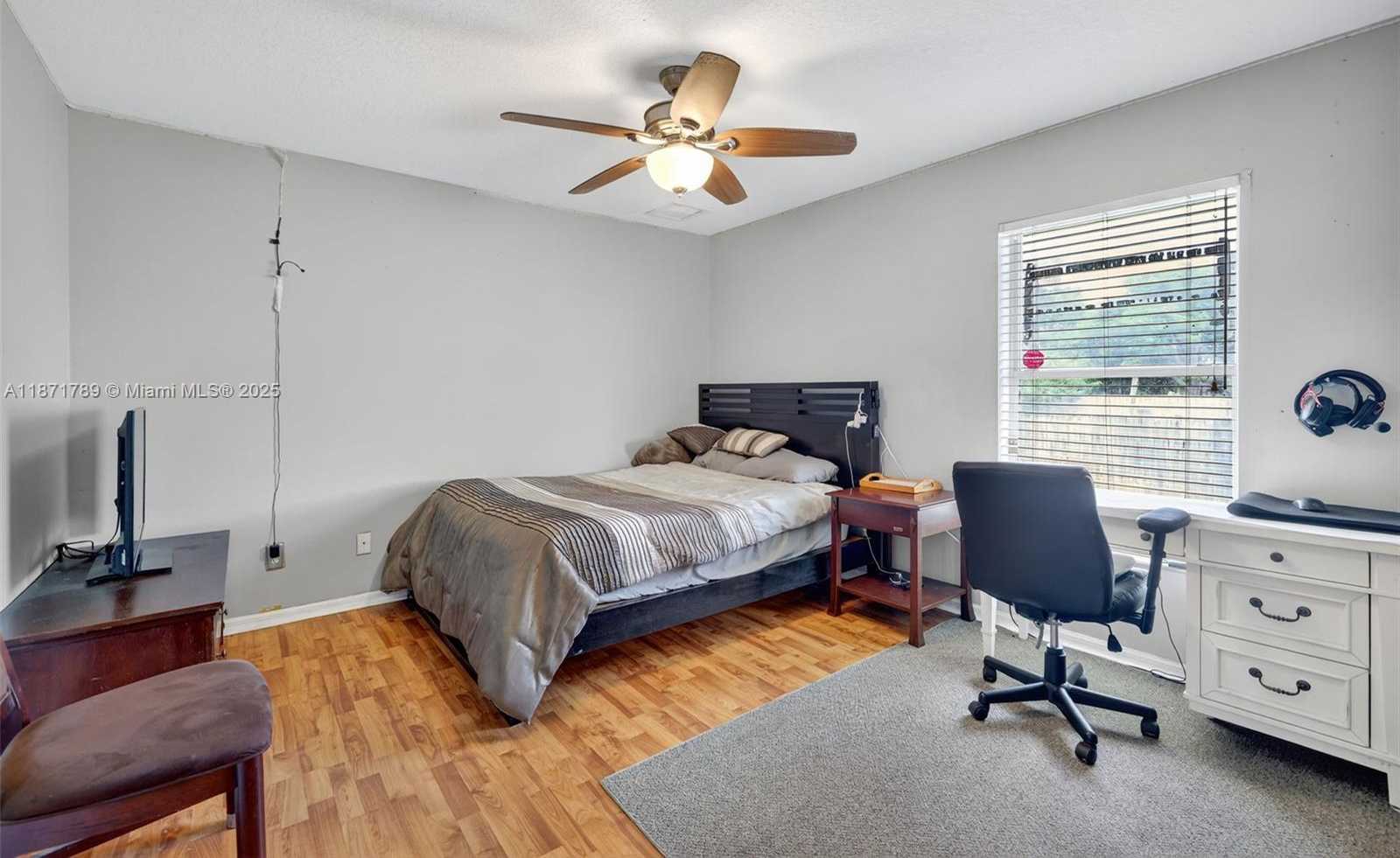 Small Image of 1019 SOUTH WEST CALIFORNIA BLVD, Port St. Lucie Number 22