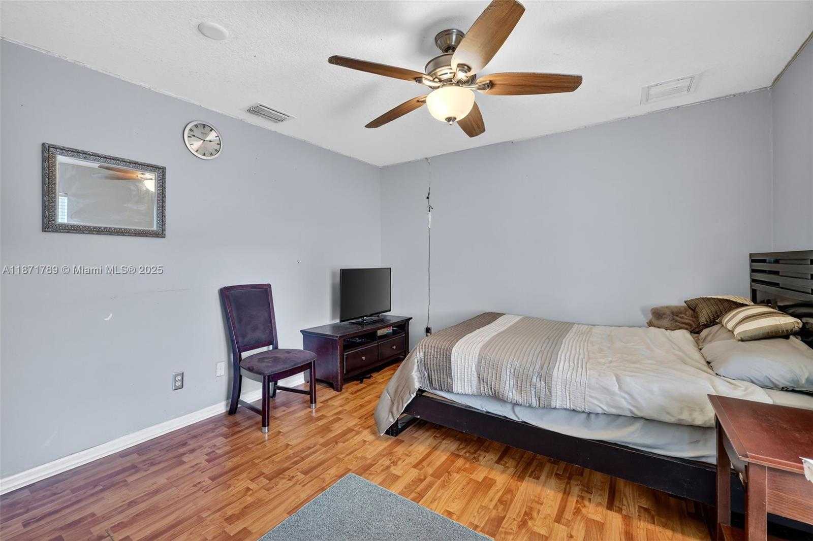 Small Image of 1019 SOUTH WEST CALIFORNIA BLVD, Port St. Lucie Number 23