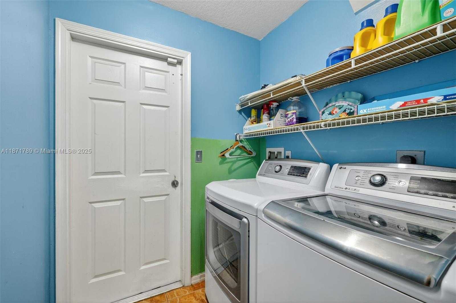 Small Image of 1019 SOUTH WEST CALIFORNIA BLVD, Port St. Lucie Number 31