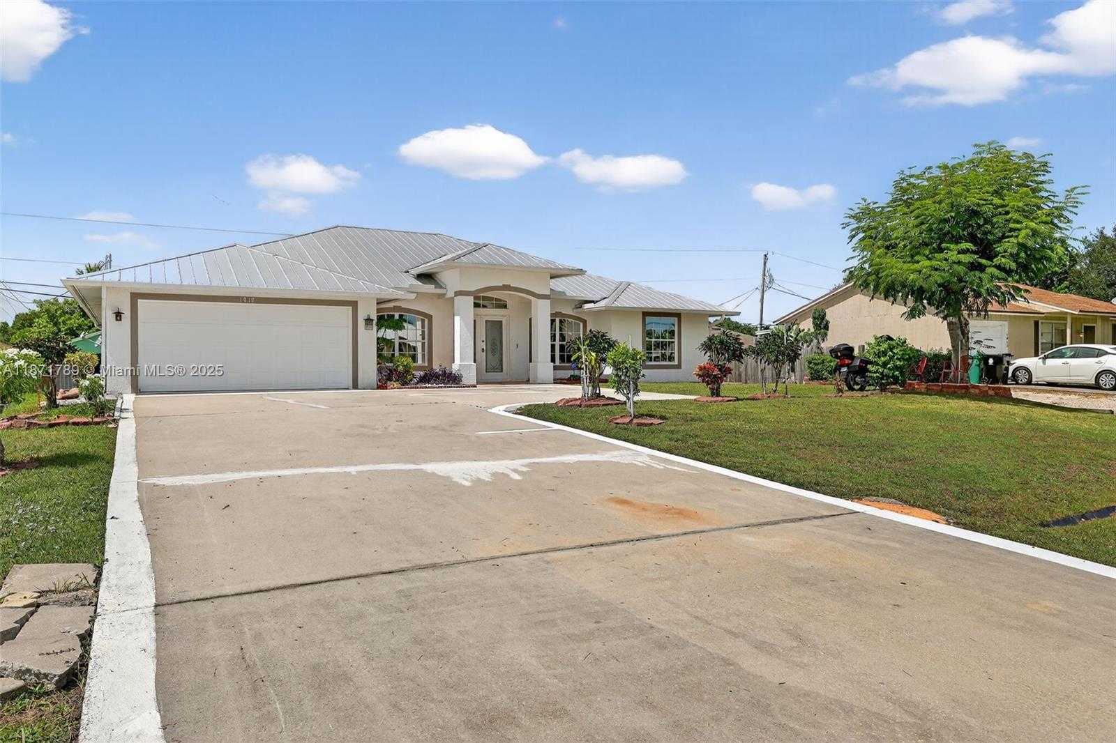 Small Image of 1019 SOUTH WEST CALIFORNIA BLVD, Port St. Lucie Number 33